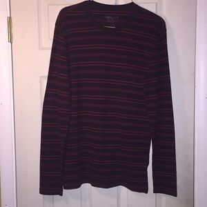 Long sleeved American eagle shirt.